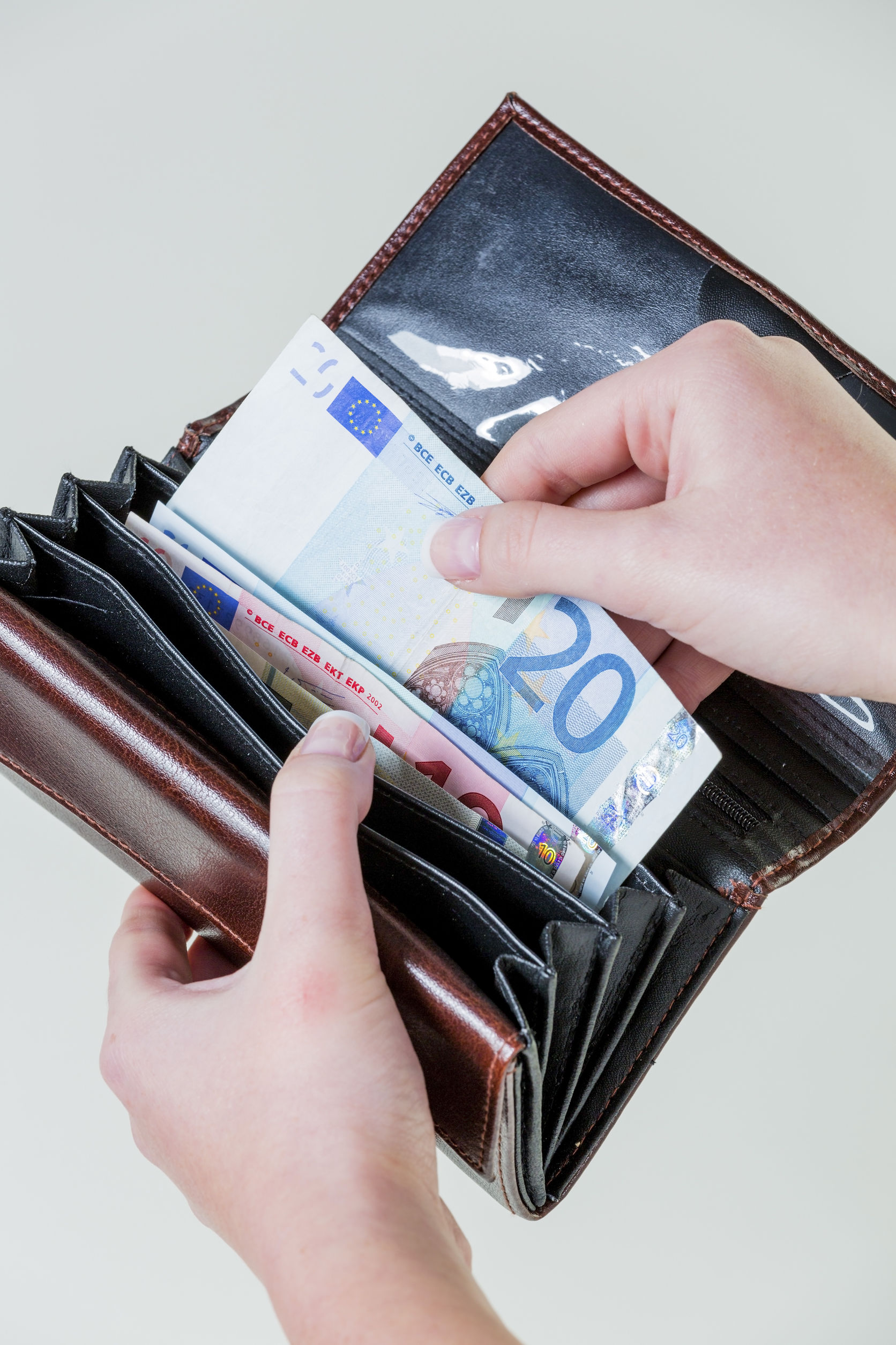 add7556e-56ee-4297-811b-02034b39fb9e.jpg Contant geld biljetten