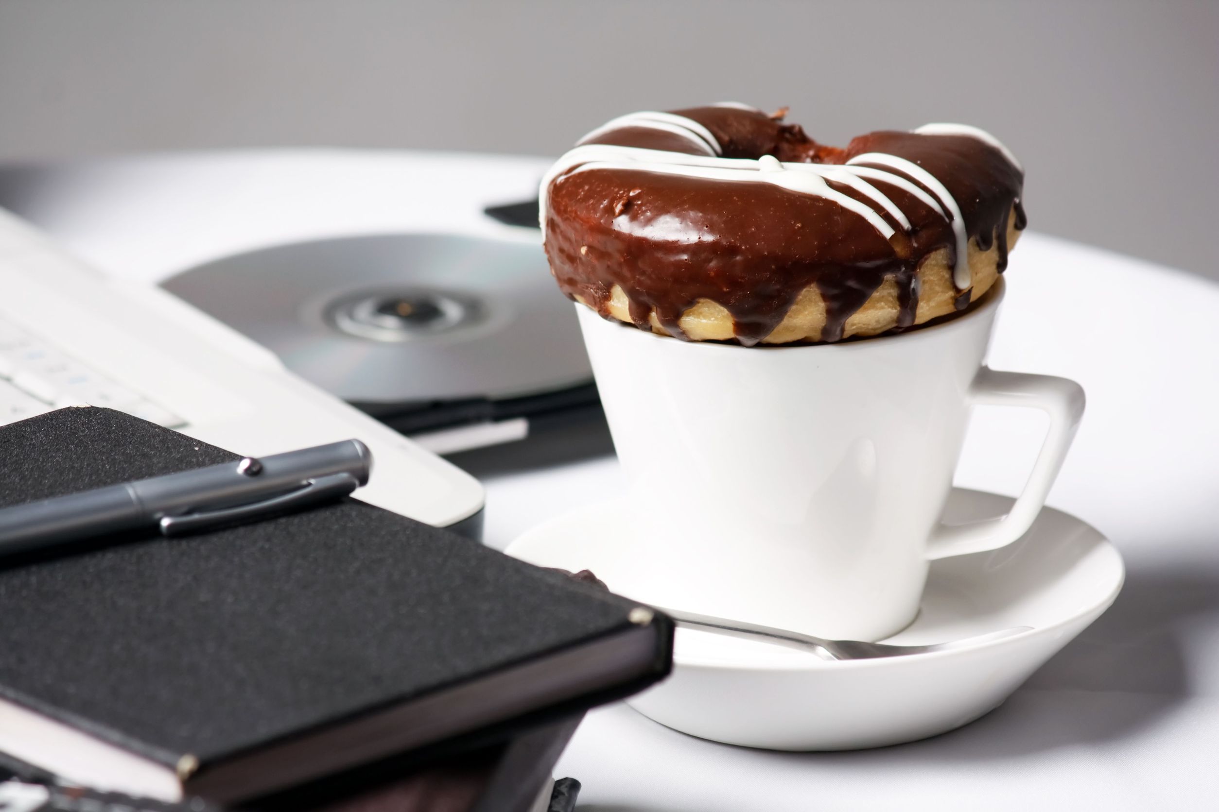 donut op koffie